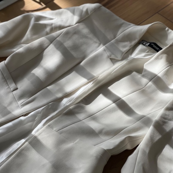 Zara White Blazer - Picture 3 of 3